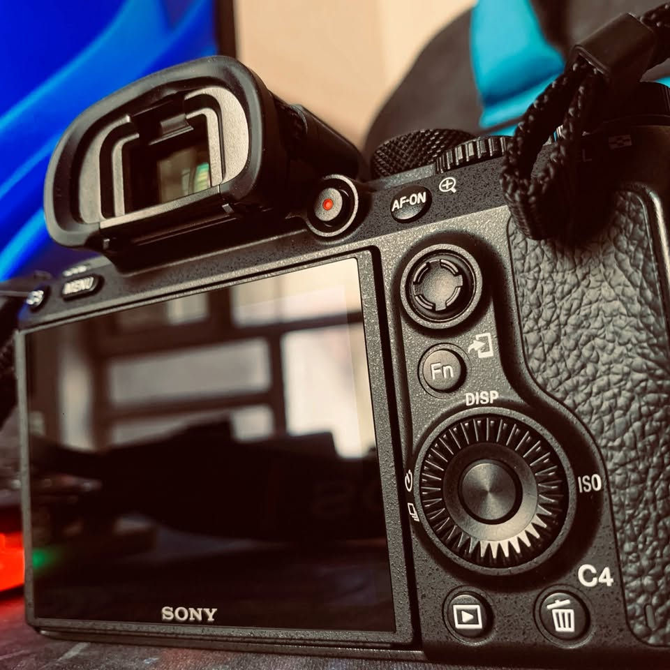 للبيع / SONY A7iii
جديدة استعمال قليل مابيها اي ضرر او عطل وعالفحص
سبب البيع دراسة واحتاجيت 
سعر البدي 1500
سعر العدسة 190 نوع العدسة 50 mm فتحة 1.8
مكاني بغداد توصيل ماعندي لان مادزها ب شركات توصيل يفلشوها بالتوصيل تجي يمي تفحص كلشي وتقتنع يله تاخذها
للتواصل ***********
