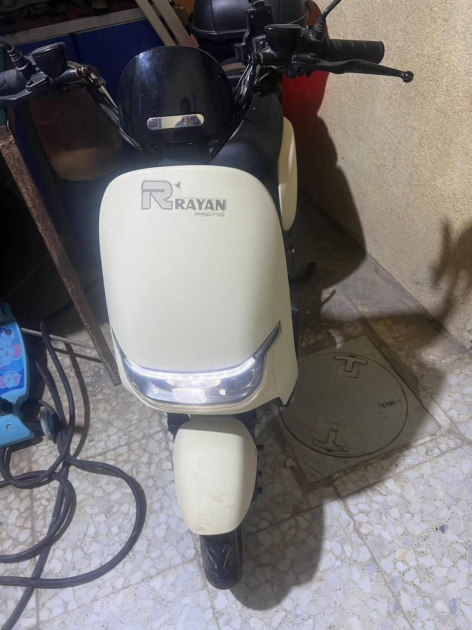 السلام عليكم للبيع دراجه شحن الريان سرعه ٦٠ كل نقص مابيه سعره ٤٥٠ قفل هاتف *********** مكاني بغداد الشعب
