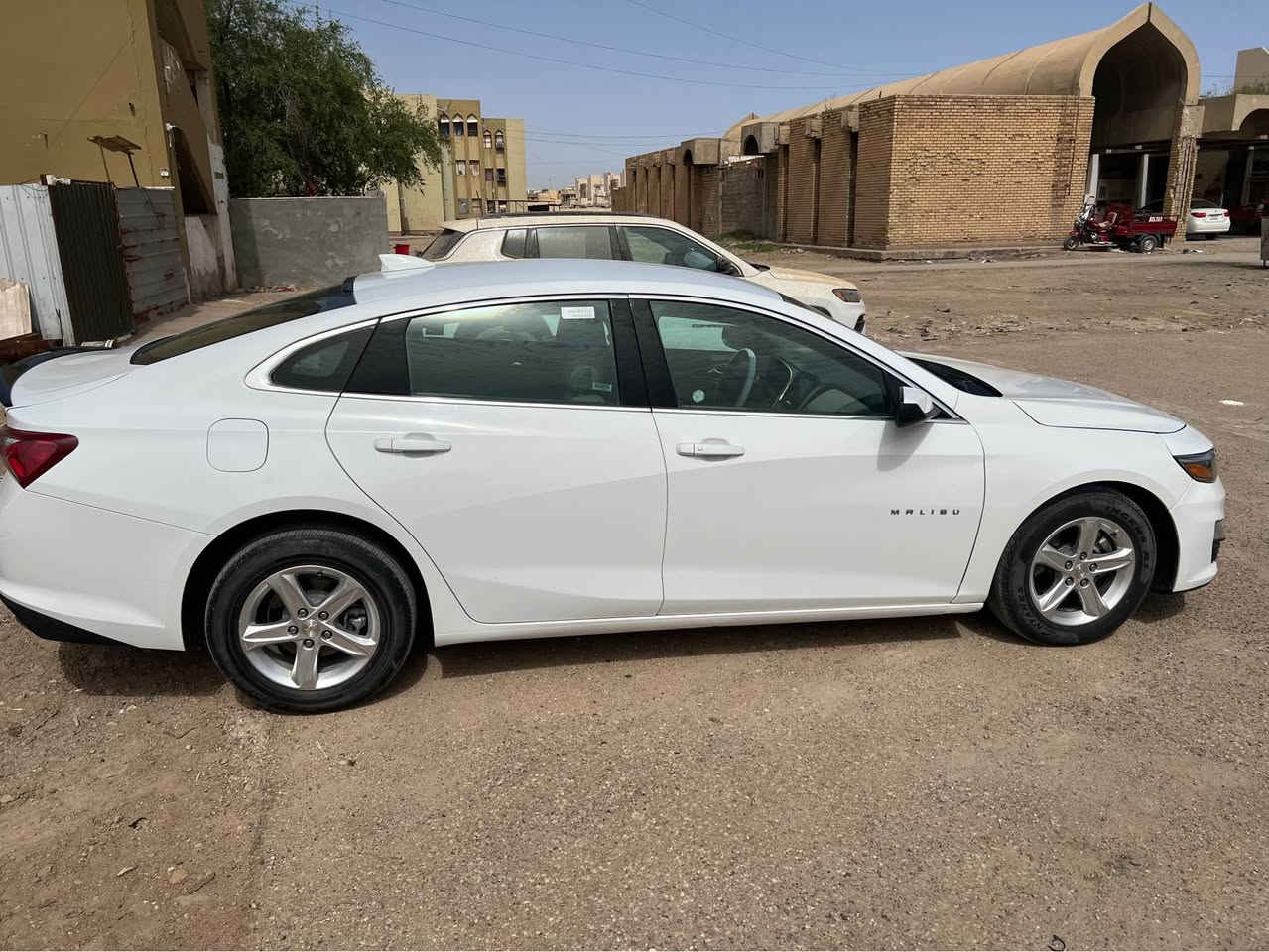 سلام عليكم ماليبو البيع موديل22 سياره راقم ميسان حادثه جاملغ وبنيد  بدون دواخل سياره جديده   بعد احله من الصور السعر 123 وبيه مجال الشراي *********** عنوان السياره محافظه ميسان عمارة, ميسان
