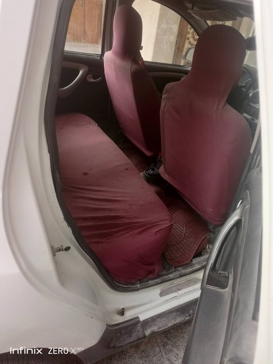 رينو داستر 2013 كير محرك خير من الله اوتماتيك 
سياره جديده مال جناي ***********
