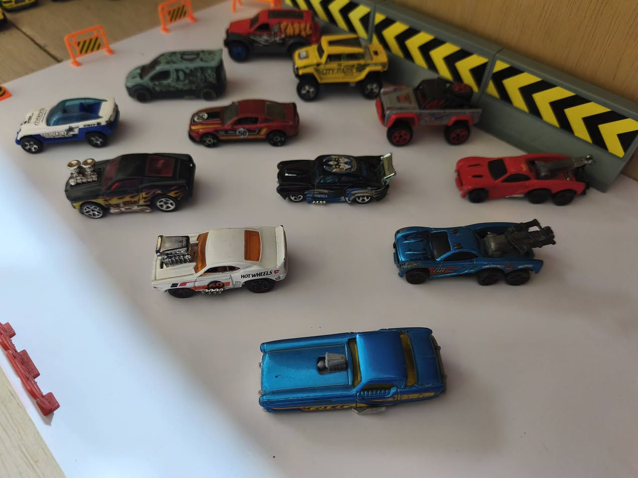 السلام عليكم .
للبيع سيارات حديد حجم 64 هوت ويلز و ماتج بوكس سعر القطعة الواحدة ٢٠٠٠ دينار فقط يتوفر توصيل .


**إذا كنت صاحب هذا الإعلان وتريد حذفه لأي سبب، رجاءا أرسل رسالة إلى الدعم الفني**