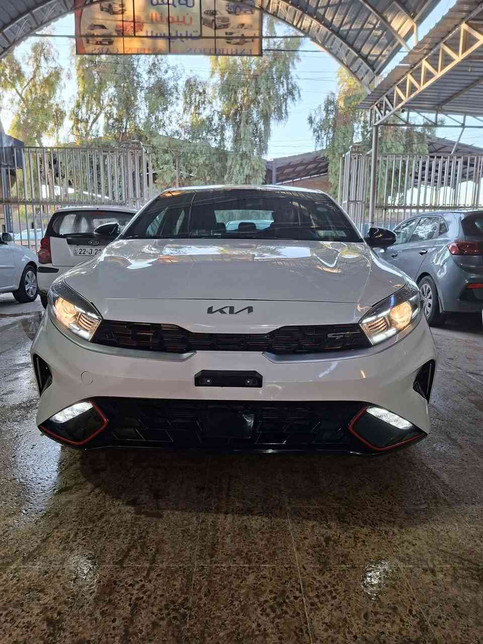 السلام عليكم
كيا فورتي جي تي لاين ابيض 2024
المواصفات...
السيارة زيروو  ماشية فقط 800 ميل..
السيارة فوووول مواصفات فتحة سقف بصمة تشغيل مع بصمة ابواب وتشغيل عن بعد...
رادار امامي + رادار جانبي 
 توقف ذاتي + تحديد مسار
ونقطة عمياء + سايد بريك دكمة ..
 لد امامي ولد خلفي و اضواء ترحيب عند الاقتراب من السيارة
تحكمات ستيرن كروز تثبيت السرعة
 ثلاث وضعيات قيادة (نورمل + سمارت + سبورت)
شاشة كبيرة  8 انج + 🅖🅟🅢+ بوصله + كامره خلفية دواره 
محرك 2000 دوش
 الضرر ... نصف جاملغ امامي ونصف جاملغ خلفي  بدوووون دواخل
 وصور الضرر موجودة بالمنشور ....
السيارة كاتي بدووون رقم ...؟
موصل /  ***********
