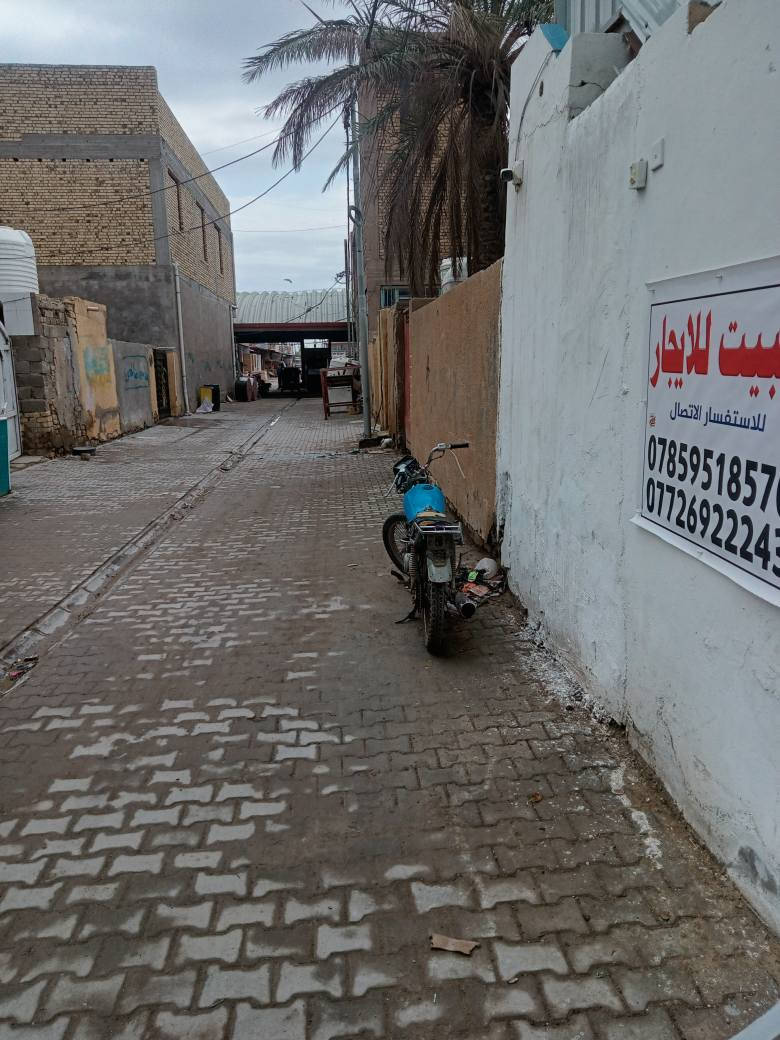 بيت للأيجار العنوان حي الجهاد قرب سيطرة السوق قرب شارع النجاجير يحتوي على غرفتين ،صاله ، مطبخ ، طرمه  كله سيراميك البيت جاهز كله جديد گيزر تانكي ماطور ماء كهرباء تأسيس ماء مجاري جديد 
***********
 : ‹ *********** › دهل اوران, واسط

