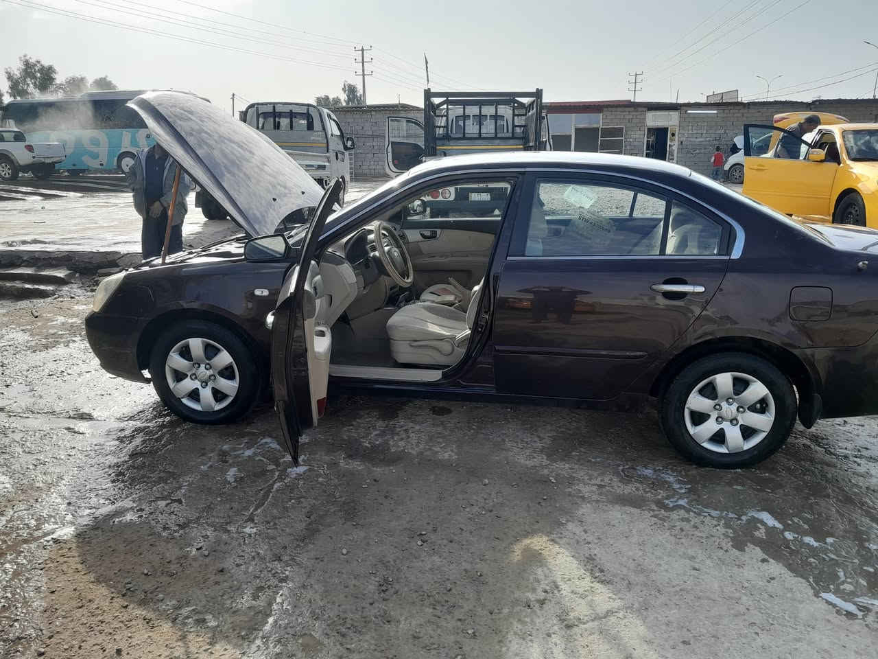 السلام عليكم
من رخصه الادمن سياره اوبتما ٢٠٠٧ خليجي محرك ٢٠٠٠ دوش السياره الاهلالات اربعتهن بيهن ضربات خفيفه السنويه ساقطه ٤سنوات السياره شماليه أربيل رقم صاحب السياره موجود مكان  السياره الديوانية قضاء عفك السعر ٨٠وبيها مجال 
رقم صاحب السياره. 
***********
