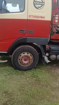 فولفو • ٢٠٠١ • بافنگر ٧ طن