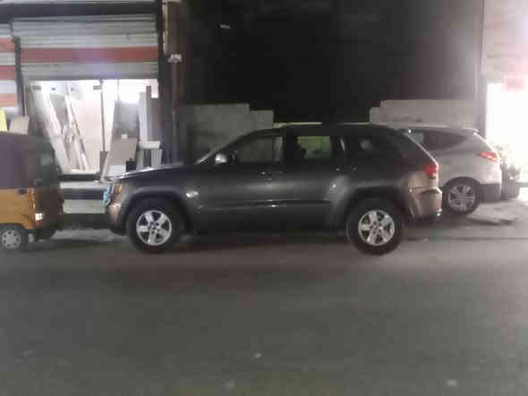 السلام عليكم ورحمة الله وبركاته
جيب لاريدو موديل 2012 بيها 3 قطع صبغ ابيع حزام مكان السياره بغداد شهداء البياع السعر 150 وبيها مجال 
***********
