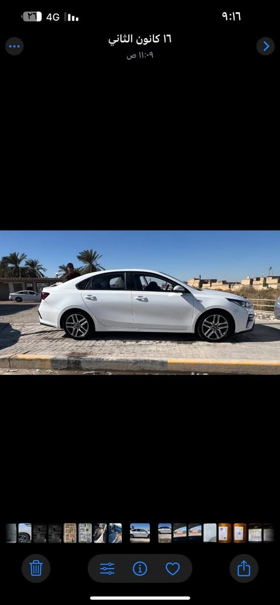 السلام عليكم 
  سيراتو k3 موديل 2021 وارد كوري مو صيني 
رقم مثنى معوقين وكاله عامه
مواصفات السياره
محرك 1600
كير atالمرغوب
بصمة تشغيل
أبواب بصمه
ويل رياضي
كشنات تدفئه 
حساس امامي وخلفي 
رادار امامي 
تحديد مسار
مانع انزلاق
لايت زنون بلادي 
نقطه عمياء 
شاشه بلاديه
توقف ذاتي
تحديد مسار 
سياقه ذاتيه
ثلاثة انضمة قياده

سياره جديده مابيها نقص جاهزه من كلشي 
بارد باب السائق والجاملق الايسر
السعر ١٣٥ وبيها مجال
رقم صاحب سياره***********
بيع او مراوس بتكسي
