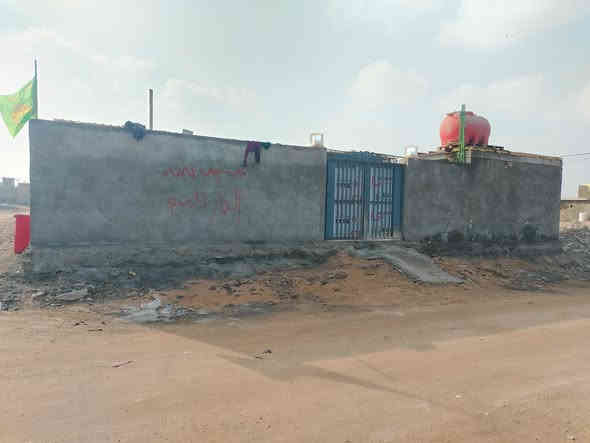 الدار اللبيع مساحه ٣٠٠متر. غرفتين ومطبخ وصاله وستقبال12متر، ركن عنوان براكيه شارع المعمل. والسقف سندويج.السعر رالاستفسار على هذا الرقم ***********
