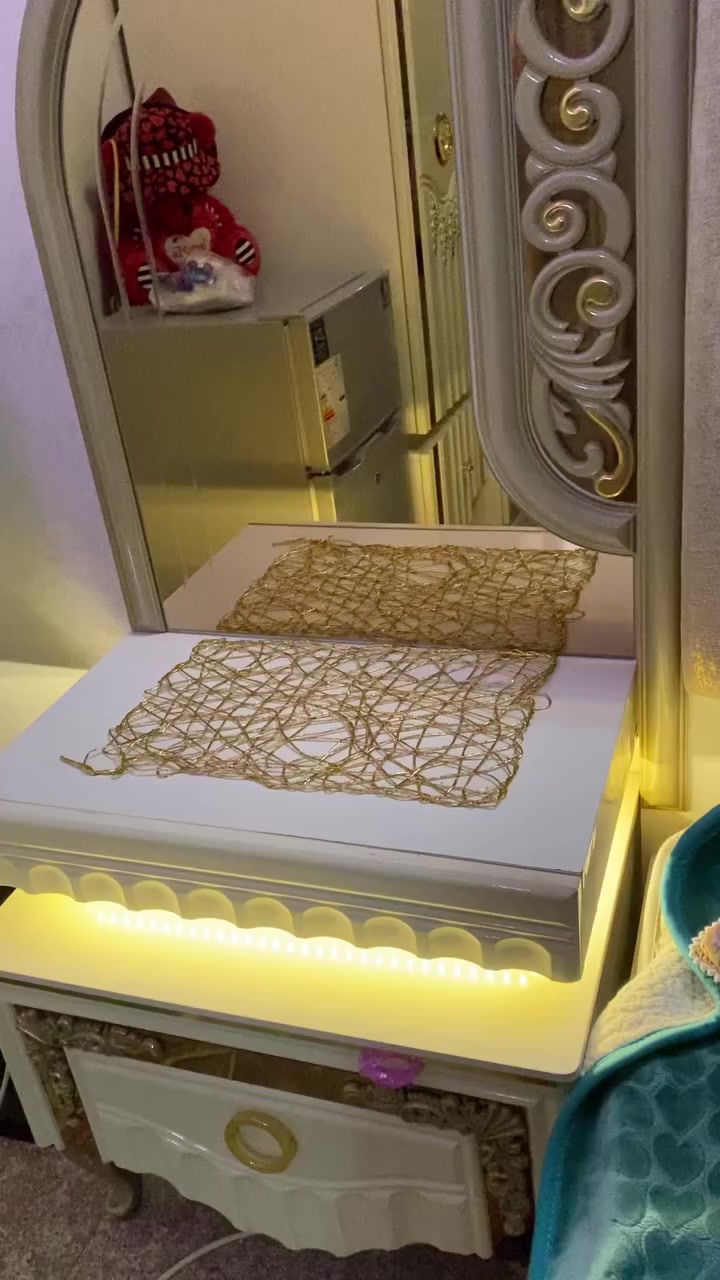 السلام عليكم غرفه نوم متكونه من 9 قطع للبيع نضيفه استعمال ٣ اشهرفقط العنوان كربلاء رقم الاتصال ***********. السعر ٢١٠٠
