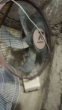 بنكات جداريه عدد 5 هندي درجه اوله الوحده ب20 الف قفل 07705593702