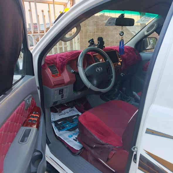 السلام عليكم بكم فورويل 2009 سياره جديده كليا بيها قطعتين بدون دواخل رقم اربيل دوليه تحويل وكاله انا حاضر السنويه جديده لل 30 شركه سيد نهرو مكان السياره واسط الزبيديه السعر 170 وبها مجال والاستفسار على هذا الرقم***********
