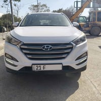 توكسان  موديل 2018 ماشي 98,000km فقط بيه شبر كات بلا صندوق سياره جاهزه...