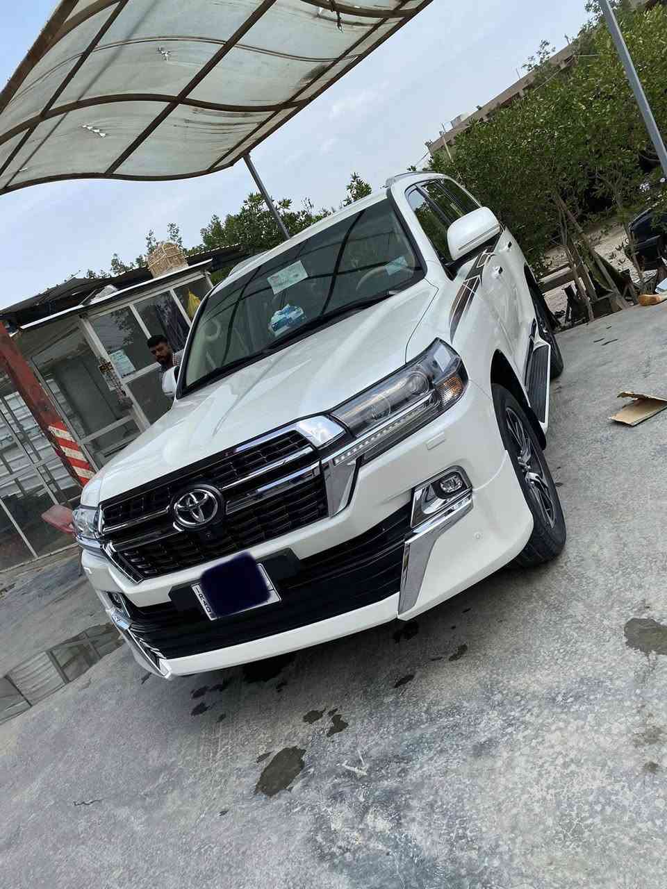 للبيع لاند كروزر جكسارة 2021 بريم اصل

ماشية 30 الف كيلو حقيقي 

رقم بغداد الماني بأسمي 

تحويل ثاني يوم 

كفالة عامة صبغ وتبديل وبارد 

طفاية بلادي وكل التفاصيل مال بريم معروفة 

السعر 622 وبيهه شي بسيط حك الجية 

***********  الخاص موجود والتعليقات موجوده والواتساب موجود
