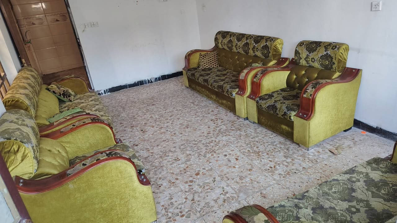 للبيع السريع
للبيع تخم قنفات ١٠مقاعد تفصال الخشب الثقيل
العنوان حي الجهاد /الحمدانيه /خلف جامع وحسينية علي ولي الله
الاتصال على الرقم  ***********
