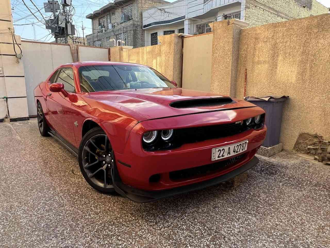 السلام عليكم جالنجر موديل 2012 وارد امريكي 
. مواصفات السياره
مكينه 3600 v6
كشنات مخمل
شاشه كبيره
كامره دواره
السياره بلاد مملعوب بيها محدثه بنيد ودعاميه ديمون حداديه اماميه خلفيه جديده ويل gt السياره متعوب عليها ونضيفه كلش 
لون مميز♥️. السياره جاهزه من كلشي مابيها كل نقص شغل وطلع وين ميعجبك رقم اربيل هزه وسنويه جديده تحويل مباشر السياره بيها بنيد تبديل مال تحديث وبيها جاملغ عكس سايق صبغ فقط السعر 118$ مكان السياره بغداد الشعله رقمي ***********
