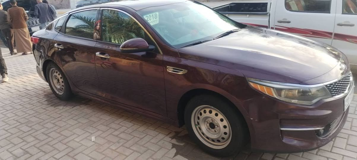 السلام عليكم سياره اوبتيما وارد امريكي مكينة 2400 ضررها رش صبغ جاملغ خلفي وباب خلفيه والباقي مكفول كفاله عامه للبيع والمراوس مكان السياره السماوه رقم بغداد بأسمي رقم الهاتف ***********
