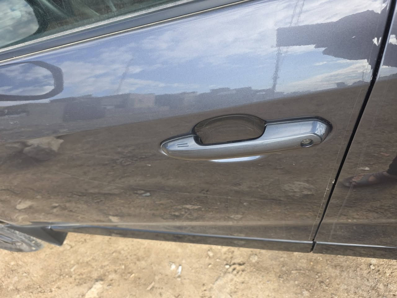 البيع راف 4.     2024xle هايبرد فور ويل
حادثها جنطه وجاملغ خلفي بيها راس الجاملغ الايمن بارد 
مواصفات بيها هوايه عدا الفتحه ماشيه ٣٣ الف ترقيم جديد 
السعر٠  ٢٣٥وبيها مجال 
الاستفسار اتصل ع رقم ***********
مكان السياره بغداد
