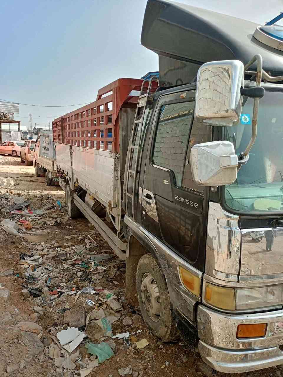 سلام عليكم هينو طيره مديل 1994سته وربع بلادي مكفوله كفاله عامه مكينه 70سوبر لا صراف ولا بخار تخم تاير حداديه كيره بسمي تحويل ثاني يوم مكان نجف رقم هاتف***********
