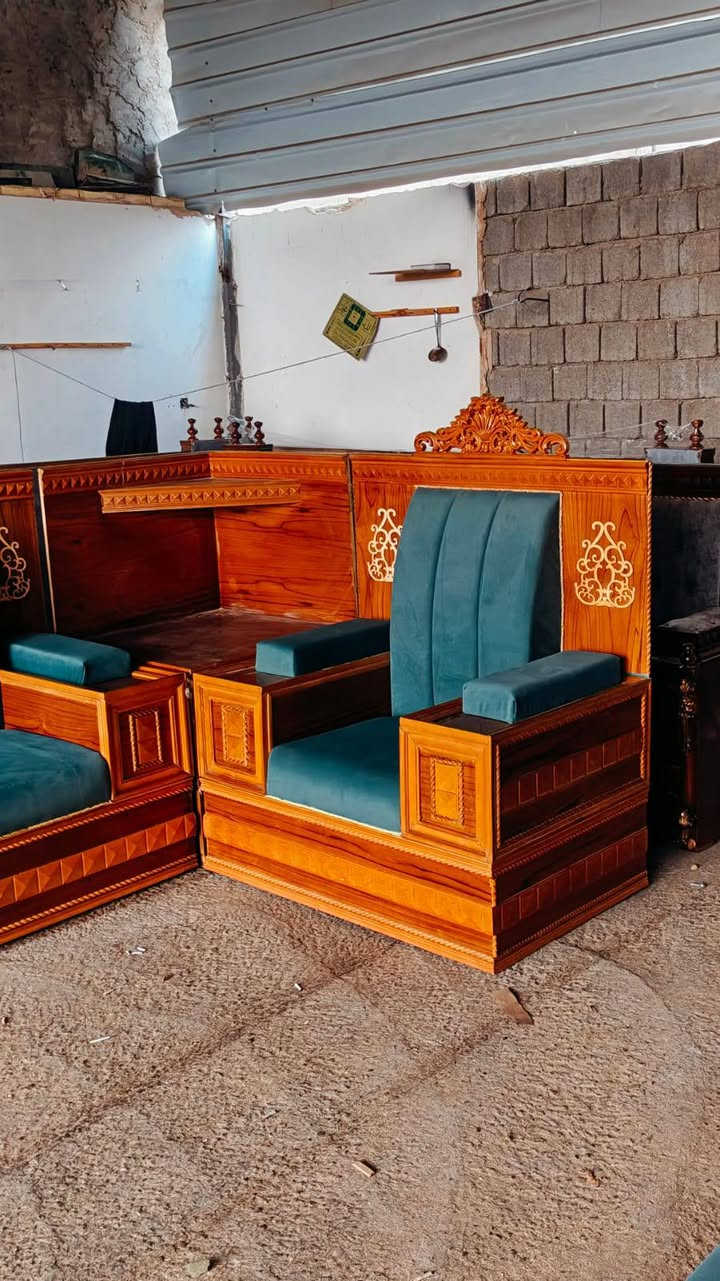 السلام عليكم ديوان للبيع التفاصيل على الرقم مناسب *********** جديد وشغل درجه اولى
