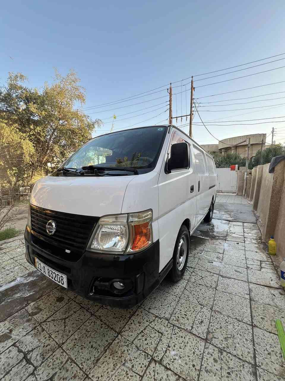 السلام عليكم للبيع نيسان اورفان موديل 2012 مكينه 4000 كاز رقم بغداد انكليزي ابسمي هزه مساقطه تحويل ثاني يوم سياره جاهزه اي نقص مابيها تخم تاير جديد قبل سبوع شاده باتري جديد تبريد شغال مكاني بغداد للاستفسار اتصل على الرقم ***********مامتواجد فيس فقط واتساب السعر المطلوب 
95 ورقه بيها مجال شي قليل
