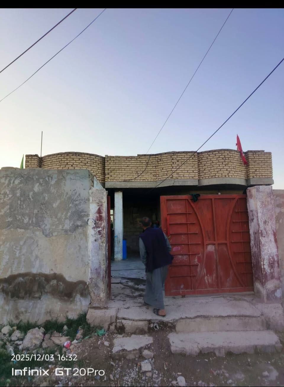 السلام عليكم بيت البيع المساحه مالته 300متر القريت النتصار قرب المصتوصف السعر 60وبي  شي بصيط ‏‪0781 428 4928‬‏التصال الهاتف
