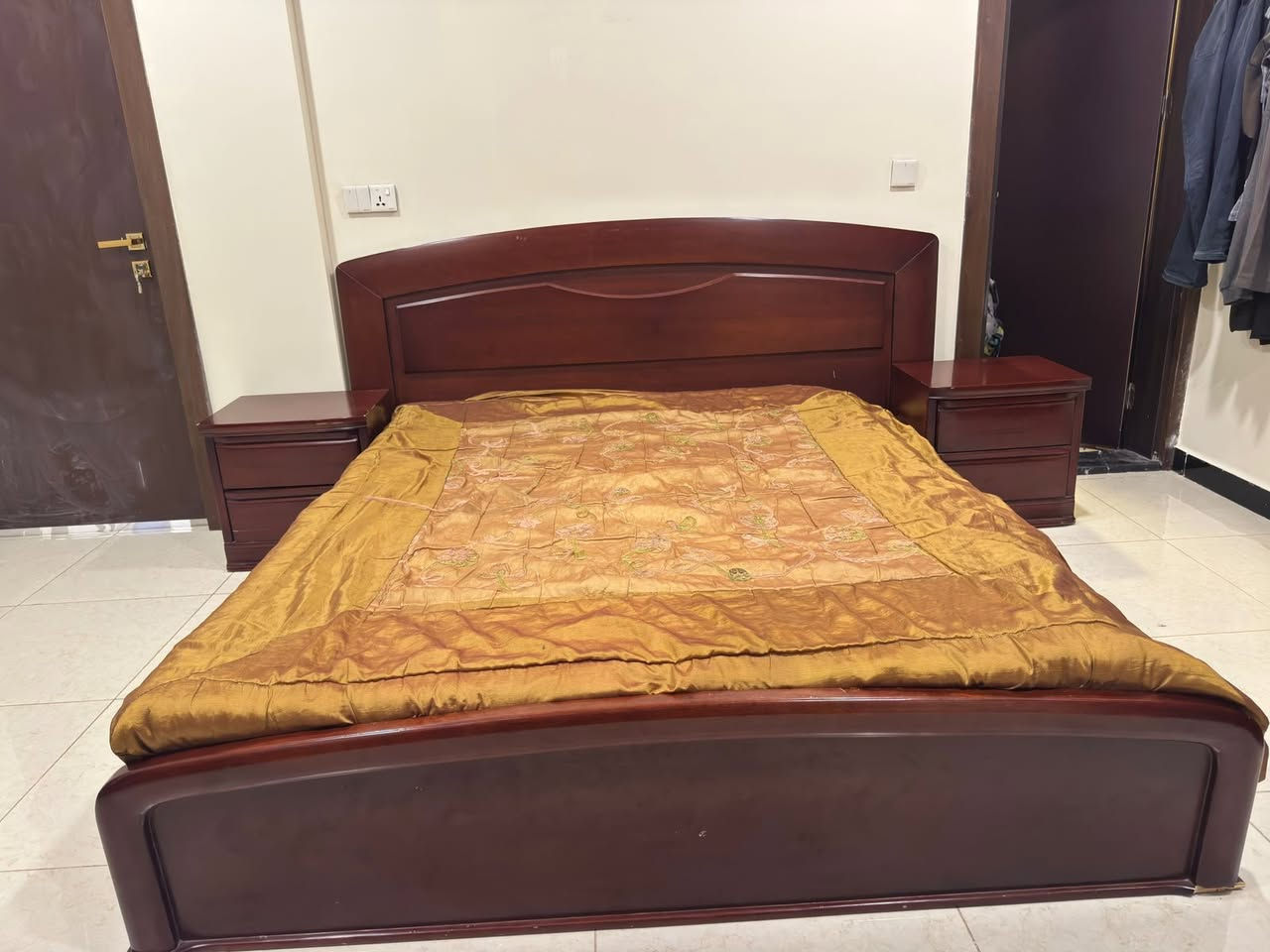 لبيع   غرفة خشب صاج درجى اولى


**إذا كنت صاحب هذا الإعلان وتريد حذفه لأي سبب، رجاءا أرسل رسالة إلى الدعم الفني**