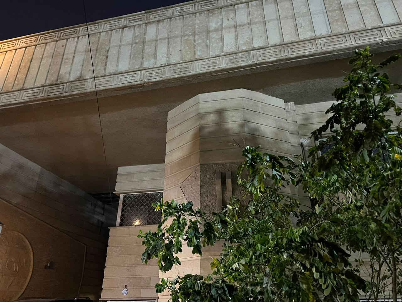 سلام عليكم مكلف بل نشر الاتصال بل رقم حصرا
بيت مساحه 325م واجه 13م سند مستقل في حي العدل طابقين بناء نظيف واجه حجر يحتوي ع كراجين وحديقه صاله ومطبخ حار بارد وهول وخمس غرف نوم وثلاث حمامات ومخزن وارضيات مرمر 

سعر المتر 4 ملايين دينار عراقي قابل للتفاوض 
الاتصال ***********
