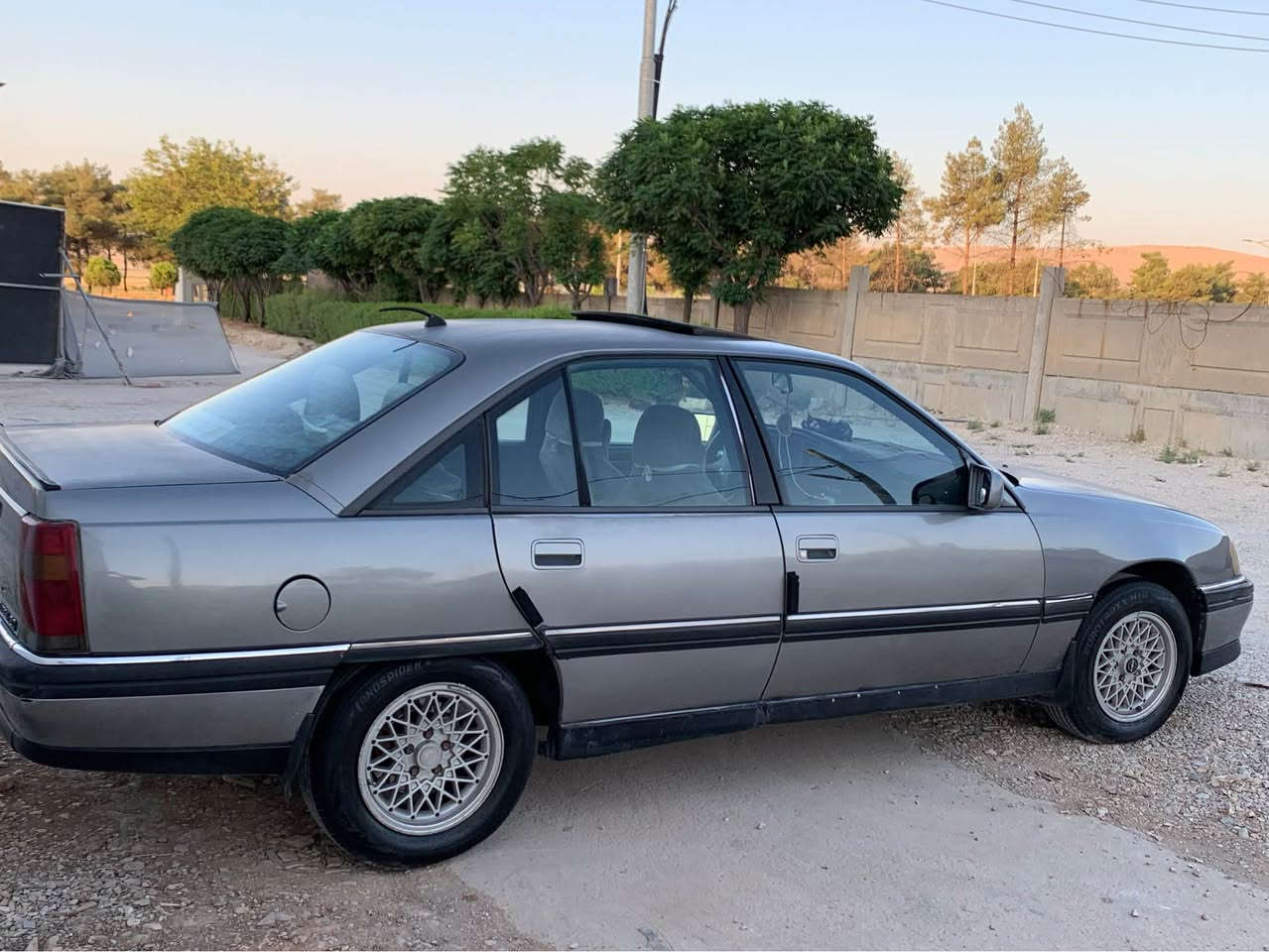 🚗 بۆ فرۆشتن ئۆپڵ ئۆمیگا (Opel Omega) مۆدێل 1993 گێر ئۆتۆماتیک   سڵایت کارەبای کامل ئیشەکات  گێرو مەکینەی بە شەرت چوارتایەی لۆک هەزەی تازەیە سەنەوی تازەیە تا 2028 بە شەرتی تەحویل  سعری 38 گەڵا کەمێک مەعامەلە ژ.م *********** السليمانية, العراق
