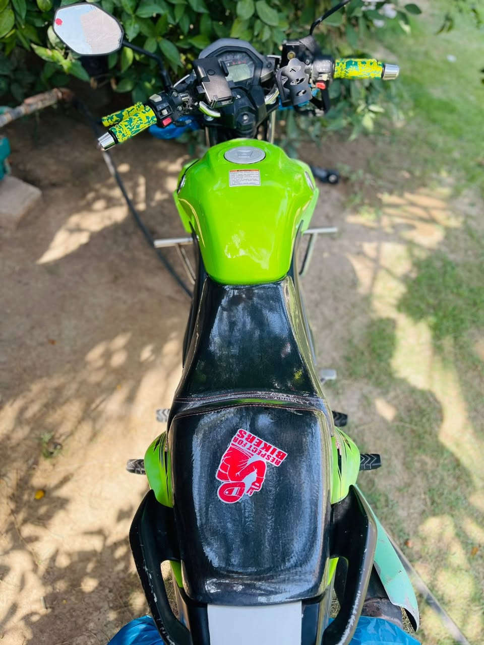 هاوجي موديل 22 مسجل بأسمي  نضافه فول سعر خاص الي يحب يتصل ع رقم ***********
