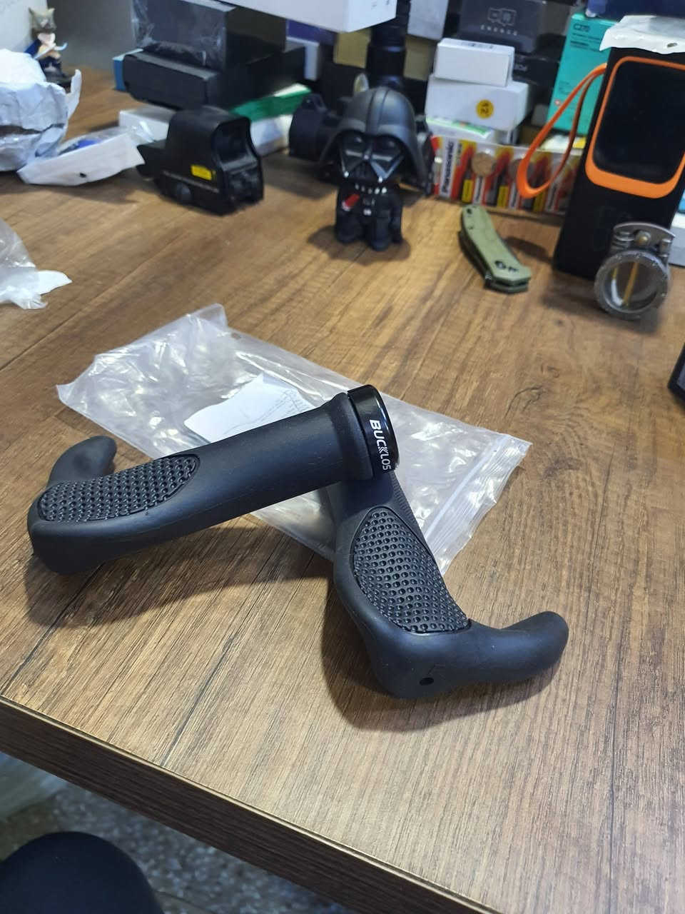 السلام عليكم ، اغراض بايسكل ، علق ويجيك السعر


**إذا كنت صاحب هذا الإعلان وتريد حذفه لأي سبب، رجاءا أرسل رسالة إلى الدعم الفني**