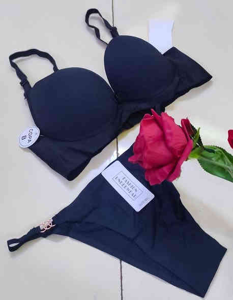 #حطمنا_الأسعار_علمودكم 💞 #والغالي_رخصنا_ألكم
 بلشت موديلات الموسم 💋🎶🌿 😘.🌜🌜 #تشكيله_الموسم_جديد ملابس داخليه اطفال ونسائي. كل القياسات 
موديلات  اتجنن وصلت..والعروض بدأت..     (خامه درجه اولى
بسعر التكلفة من المصنع للزبون...🤘👋
واذا مو خامه درجه اولى مرجوع
                             نفس ما عودناكم بأسعارنا المغريه 

 مجمع ود $ احمد غالب ***********
أختيارك الأفضل 🌷🌷
                                 📧الاسم الاول في عالم الاناقه❤️

📌 العنوان
حله نادر الثانيه 💫 الشارع العريض مدرسة وائلي 💥
