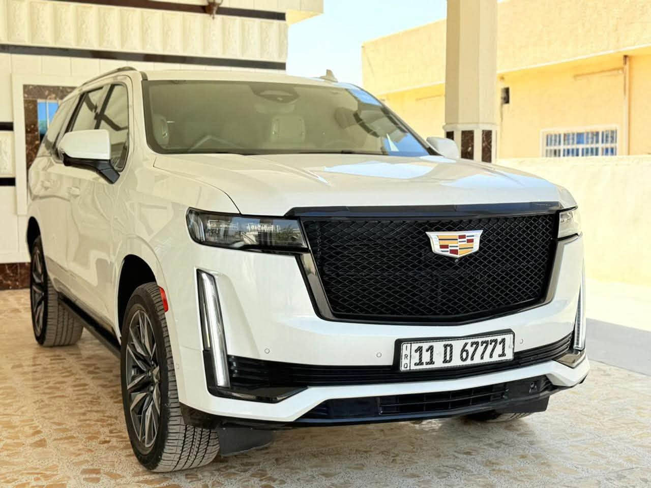 السلام عليكم 
كدلاك اسكاليد فول مواصفات عده المساج 
موديل 2021 خليجي .  
ماشية58 km 
بحالت الوكالة كفالة عامة
كير  مكينه حداديه كلهه مكفوله
مكانهه بغداد 
الستفسار ***********
