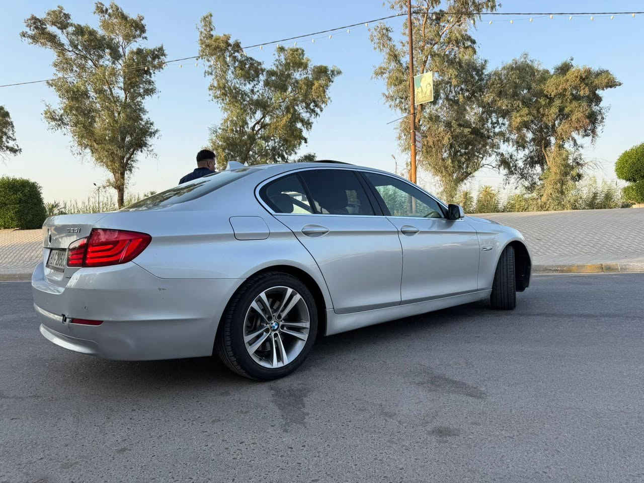 من رخصه الادمن المحترم 
BMW
حجم 530iN52
موديل 2011
رقم سليمانيه تحويل مباشر باسمي 
سياره جاهزه بدون اي نقص كفاله كير محرك كهربائيات داخل ماكو بيها شي مو شغال  داتشو يعرض علجامه 
سايدبريك بصمه اوتو هولد مري قلاب مع البك داخل جلك كشنات كهرباء +خزن +هيترات 
تبريد قطعتين ثلج  
فتحت سقف طكتين 
لايت ديناميك متحرك ويه الستيرن 
تحكمات ستيرن كروز سرعه 
شاشه كبيره  السياره بيها صبغ بالجاملغ الامامي فقط والباقي كفاله مبيها ولا مسج ادامه كامله ماشيه ٢١٢ الف كيلو متر وارد خليجي ***********
السعر 165مكانها بغداد اليوسفيه
