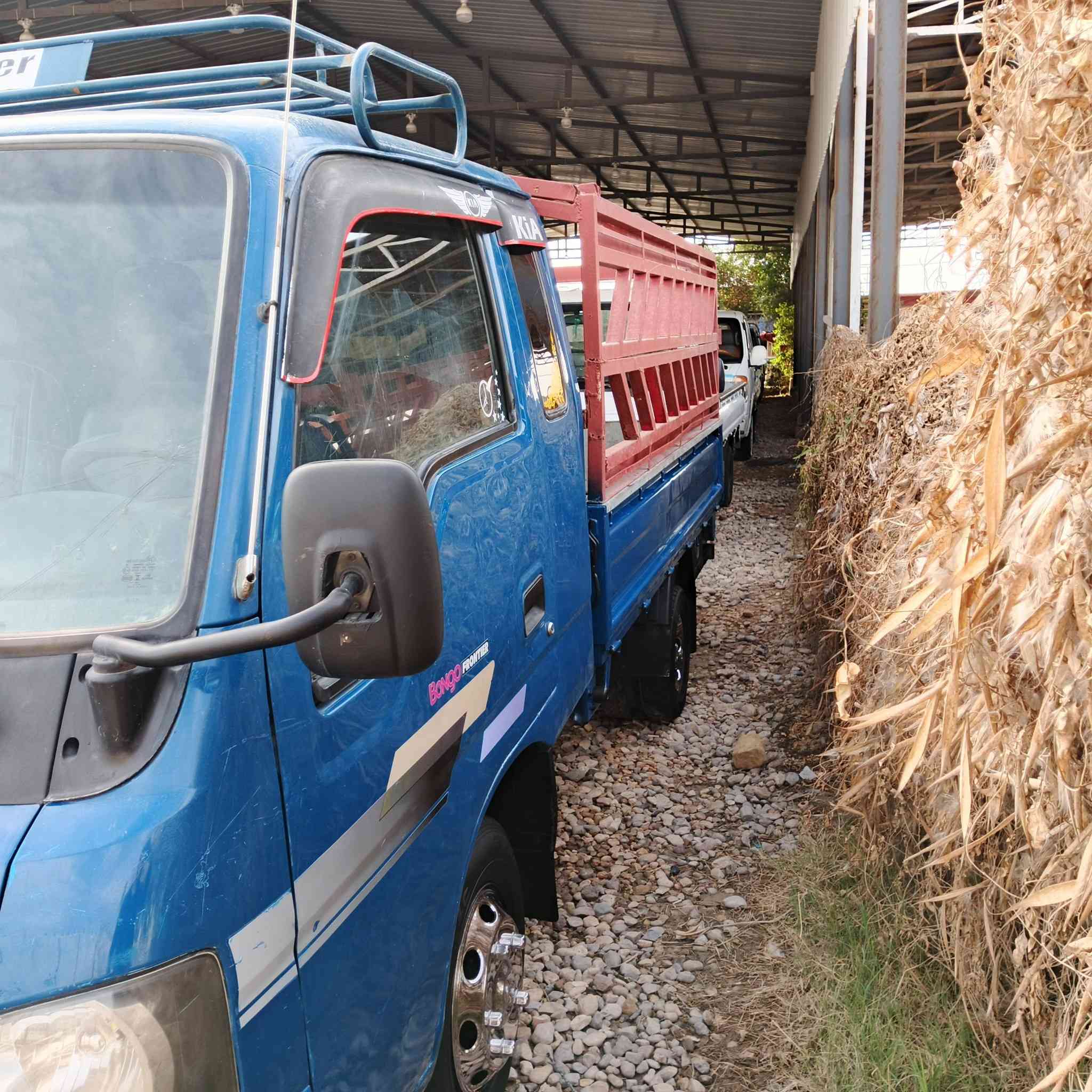 السلام عليكم كيه البيع موديل 2002 بسمي تريد وكاله تريد تحول مكفوله كفله عامه شاصي رقم  شاصي مكينه اكسن جديده باور جديده حداديه كير جديد دوشمه تخم تاير باتري جديد  السعر 85وبيه مجال رقم الهاتف ***********  المكان بابل الحمز الغربي
