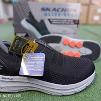 اسكيتشر اصلي • مقاس ٤٢ • مقاس ٤١