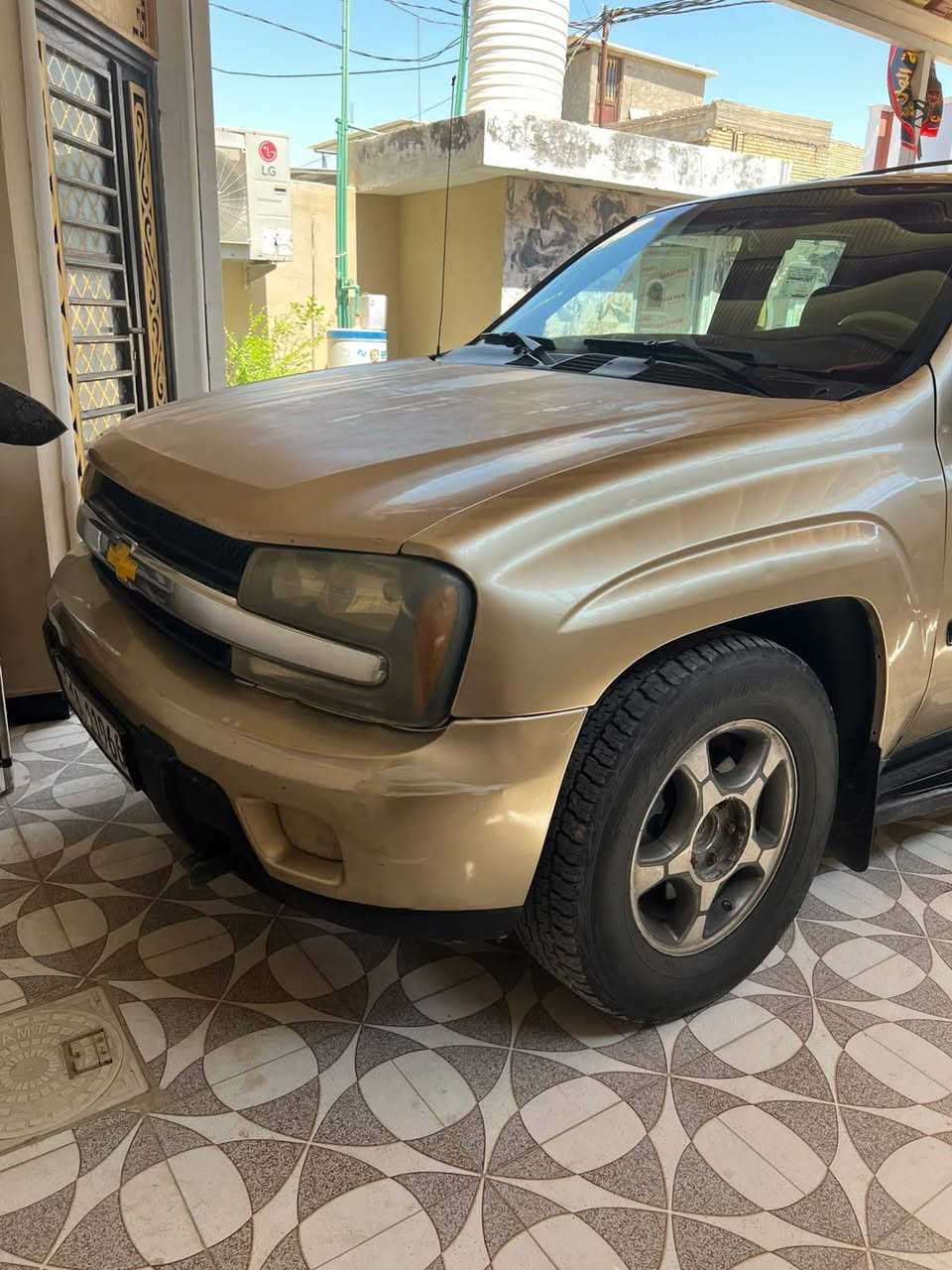 اذا اكو مراوس جارجر أو أوباما عادي انطي فرق 
موديل 2007 بسمي
رقم بصره نكليزي مداور شوكت متريد
كير مكينه خير من الله 
كير قبل شهرين شديته 
مكينته ام قبق الأسود 6 سلندر
لا تنقيص ولا تبخير 
مشط جديد قبل سبوع شاده 
تبريد شغال مثبيت سرعه شغال
لا ضربه ولا صبغ فقط بيه جراد شويه 
دبلات إكسل حداديه سدر خير من الله سياره جاهز 
سياره خليجيه أصل مو مال مزاد 
سعره 80 وبيه مجال ***********
