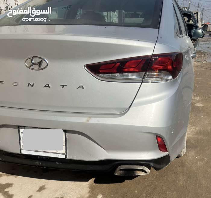 سوناتا 2019 وارد امريكي مكينة 2400 نضيفه جدا على البلاد حداديه تبريد مكينه كير كله على البلاد وكفاله مكينة مامفتوحة شرط . حادث امريكا جدا خفيف سطحي مقدمة البنيد فقط وسرقة الجاملاغات الاماميه يعني اي ضربه ماكو لعود شواصي ماكو اي ضربه يمهن صور الحادث موجودات السعر 130 مجال حك الجيه استفسار ع رقمي  واتساب اتصال ***********
