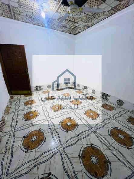 بيت ايجار نظيف يم شارع مجمعات
بيت 50م للإيجار
سعر الايجار ٢٠٠الف 💸 🤑 

حي النداء يم شارع المجمعات 
يحتوي على غرفه وصاله ومطبخ وتخاريج 

للتواصل : 
***********
