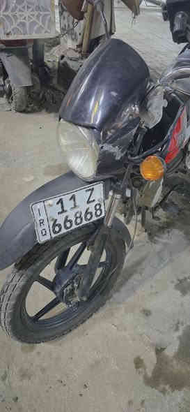 دراجه بوكسر 20
 مرقم بغداد تحويل ثاني يوم
دراجه نكره سلف نكره هندر مكاني بغداد شارع فلسطين
لد زينون التايرات صارلي شهر من بدلتهن الدراج 
مشكلتهه عداد ميشتغل وكفرات مال زنجيل والدرع ومجفته
دراجه شلعه ومعدل الدراجه مابيهه عيب رايدهه ب 1750
وبيهه مجال رقمي ***********
