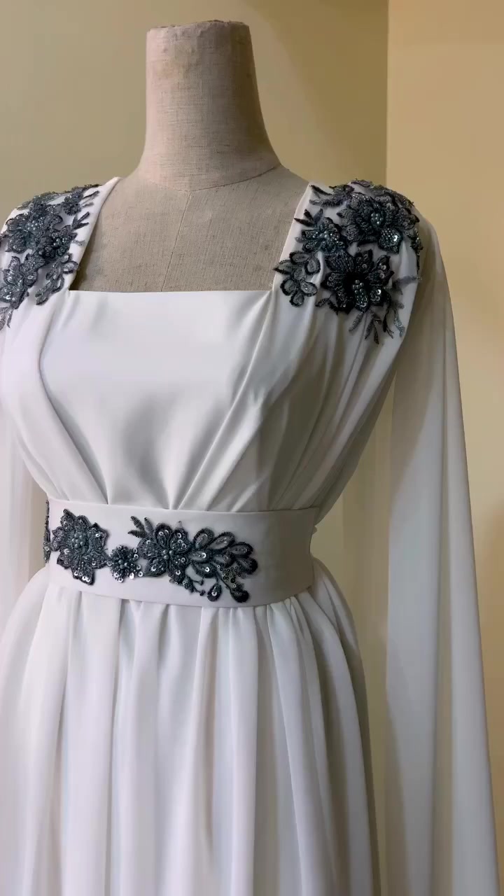 قفطان من تصميم شروق
ملبوس مره وحده 
يلبس ٣٨-٤٠
طول١٦٠سم
ويا شال مالته نفس النقشه
سعره ١٣٥
رايدته ب٧٠ 
مكان بابل


**إذا كنت صاحب هذا الإعلان وتريد حذفه لأي سبب، رجاءا أرسل رسالة إلى الدعم الفني**