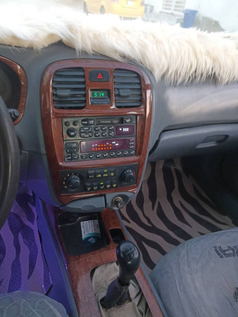 بسبب الوعود الكاذبة إعادة نشر 
سوناتا ٢٠٠١ كير عادي مكينه ٢٠٠٠ كابريتر زورق يعني انسى شي اسمه صرف بنزين 

كير ومكينه وحداديه خير من الله... السيارة بلاديه من الطول للطول ماعدا الصبغ العام 
مبدل بيهه بيدي سلف بلادي مال كير عادي و فلاوين بلادي وباتري جديد ومسجل بلادي شغال ودشبولهه كله بلادي مال سوناتا 
يعني السياره نگره سلف 

بالنسبة النواقص البيهه ميكلفن 3 ورقات 4 
سنويه منتهية ٢٠١٩
جام ميصعد ولا ينزل بسبب نواقص بسيطه كهربائيات وبيها خياس بالدوسه الوره يم الجاملق وعوزهه كابريتر لأن مالتها تخربط ومرات من اطلع بالسياره محافظات طريق بعيد تطفى عندي بسبب الكابريتر..هاي كل النواقص 

راعي السياره موجود بالكوت اواجهك وياه والسياره مكانها النجف 
وبخدمة الطيبين هاي السياره وكل تفاصيلهه وسعرهه ٢٨ ورقه وبيهه مجال بسيط حق الجيه وبالخدمه 
خاص او تتصل ***********
للعلم رقمها واسط الماني مشروع وطني مميز النجف, العراق
