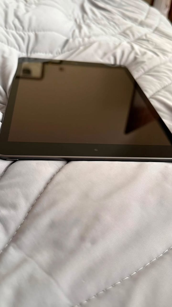 Apple ipad  9
جيل تاسع ذاكرة 64G
نظيف مابي كسر ولا خدش وشاشته شغالة بالكامل ومابي اي خلل
بطاريته زينه ماعرف شكد بالضبط بس من اشتريته لليوم استعماله كلش قليل بس دراسه
والبصمة كذلك شغالة ١٠٠٪؜
300 الف
للاستفسار ***********
