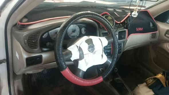 بسم الله والحمد لله سنه 2010 سياره بها ضربه بالبكم الايمن واصل للتكمل بالغماره سياره جير ومحرك وتخم تاير وتبريد جديد كله شغال والسياره سعرها 75 عنوانها بغداد علوت الرمل يوسفيه رقم الهاتف ***********
