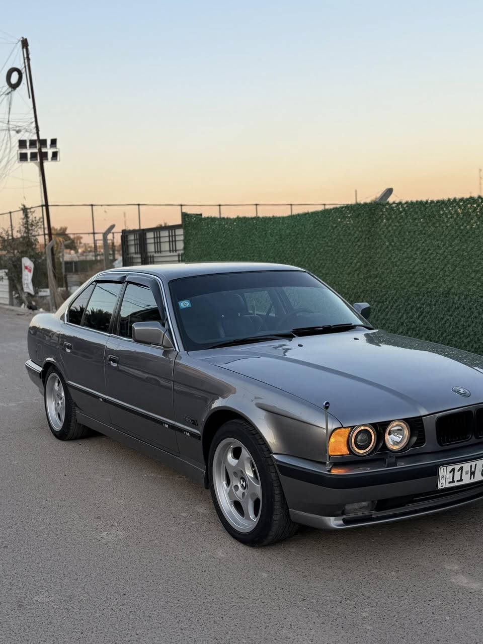 السلام عليكم
بي ام ٥٢٥ مسكر عدل موديل ١٩٩٢ بجم عريض صبغ جديد كشنات جلد وكهرباء كير اوتو تبريد شغال و خير من الله 
سعرها ٨٨ ورقه 
مكاني بغداد ***********
