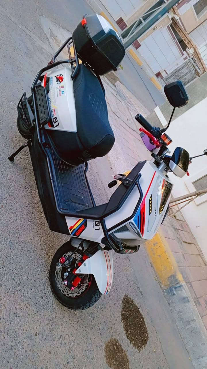 السلام عليكم 
موطور شحن للبيع 
شركة ((الاخوين دبدوب)) 
الموطور بعدة اخو الزيرو 
مستخدم اقل الشهرين 
اسوجات ريمودات كرتات كاملة
نضام R سرع 4 سرعة 99 
ملف 3700 واط 
بطاريات عدد 6 عل فحص وضمان شرط 
سعر ((650)) وبي مجال 
المكان داخل الرمادي 
الاستفسار ***********
