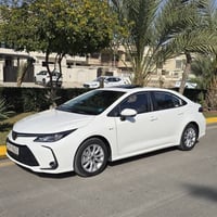 للتواصل ٠٧٧٦٣٧٩٧٤٤٠   للبيع كورلا هايبرد ٢٠٢٥  شكل خليجي ماشيه ٤٠٠٠ فق...