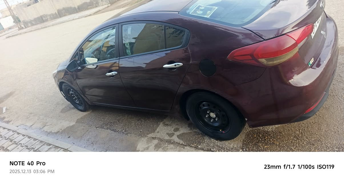 للبيع او المراوس كيا فورتي 2017 رقم واسط دولي باسمي وارد امريكي حادثه جاملغ خلفي فقط وبيه كلير ٤قطع ابيع حزام حتى لا اتبعك ولا اتعبني اكفله من كلبه وضربه وتجيه سياره بيه كلير مجرد شخوط 
مكينه مبدل بيه راجز فقط والراجز القديم عندي 
صدر نضيف تبريد نهاية الصيف بدلته 
السياره احلى من الصور 
ماشيه 121 ميل 
مكاني الكوت حي الجهاد 
السعر ١٠٠ وبيه مجال 
***********
