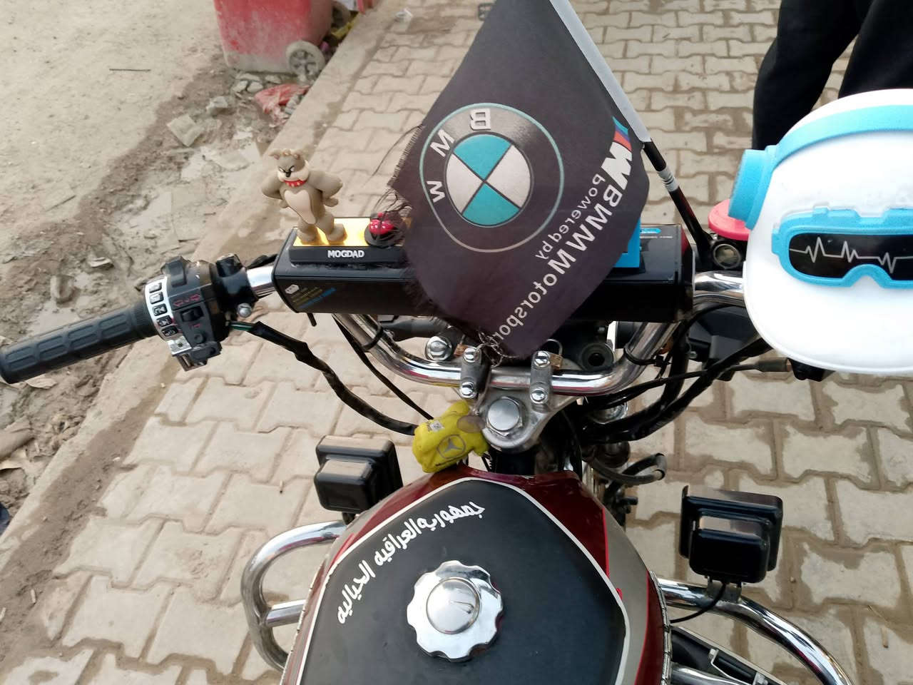 سلام عليكم
دراجة للبيع ايراني سيفان 2021 5كير 
محرك شلعه معدل ياكل الكاع 
لايتات زنون 
اوراقه موجوده بل شركه 
محرك 150 cg
تايرات جدد 
بريك امامي خلفي كله جديد 
السعر 600 وبيه مجال 
رقم هاتف *********** بي واتساب
