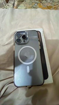 ايفون ١٥ برو ماكس  بطاريه ١٠٠ عدتت دورات الشحن ٣٧٤ كامل ملحقات  ٠٧٨٧٧٠...