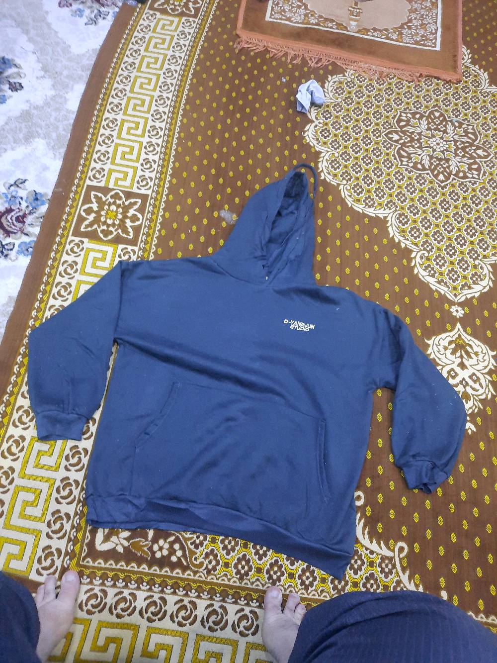 شليف هودي بالة مستعمل نظيف ٣٥ قطعة تقريبا 

